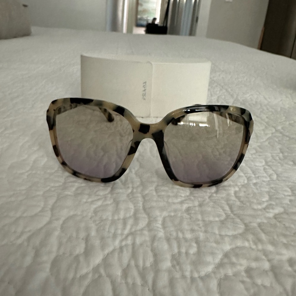 PRADA LADIES SUNNIES